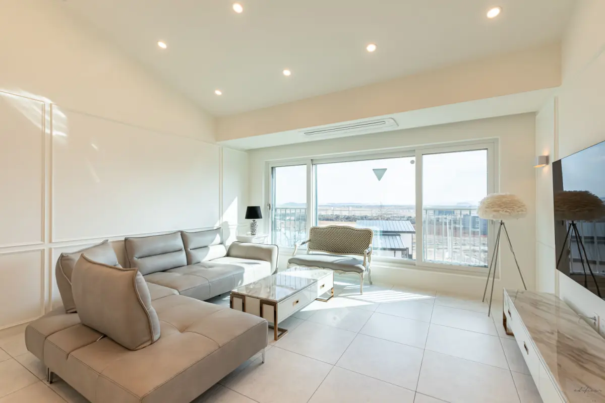 화이트톤 모던클래식 럭셔리 빌라 거실